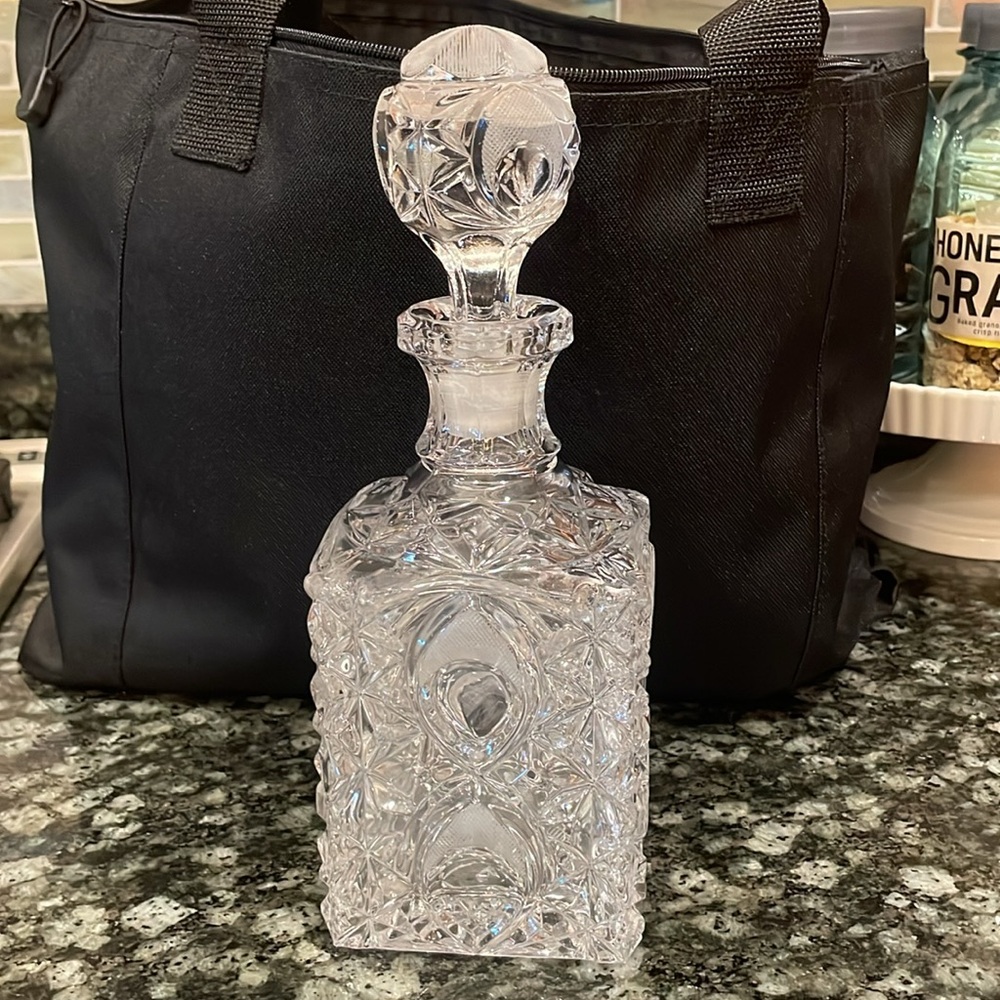 Vintage Bohemian Cut Crystal Decanter for Your Home Bar Collection - Picture 4 of 10